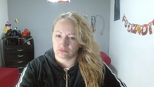 Snapshot of emperabigbootybigass chatting on March 2025 12:17:01 PM emperabigbootybigass online show from March 2025 12:17:01 PM