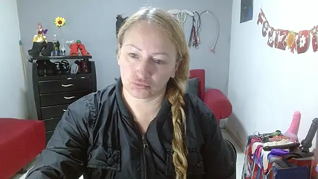 Snapshot of emperabigbootybigass chatting on March 2025 12:14:02 PM emperabigbootybigass online show from March 2025 12:14:02 PM