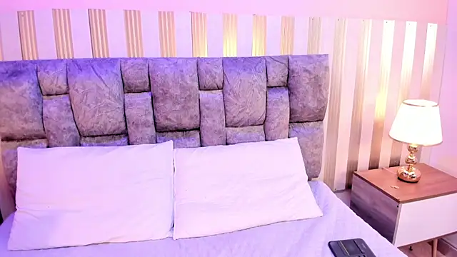 nova lane online show from October 2025 08:18:01 PM