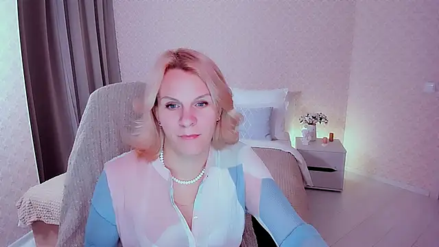 Louisa Bay online show from December 2024 10:45:02 AM