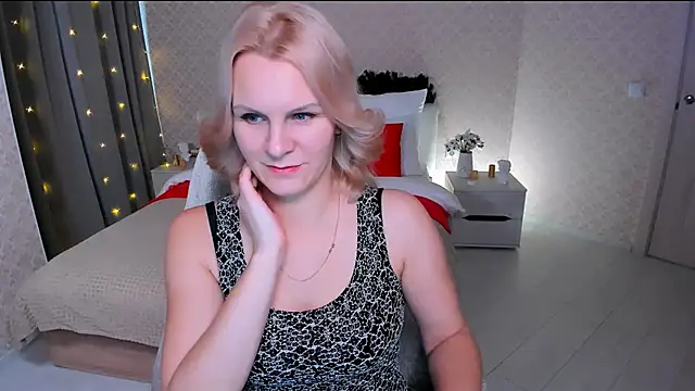 Louisa Bay online show from December 2024 07:59:02 AM