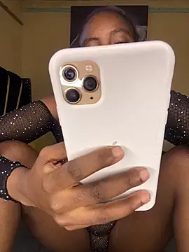 Snapshot of Sasha-smiles chatting on February 2026 12:06:02 PM Sasha-smiles online show from February 2026 12:06:02 PM