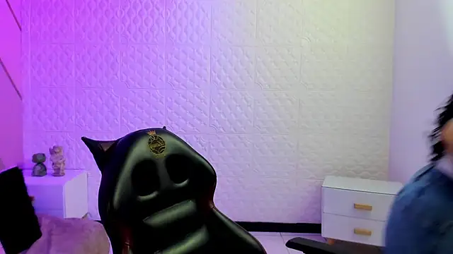 Violetaa diazz online show from March 2026 09:08:01 PM