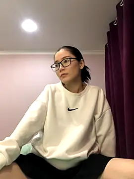 Snapshot of Milka23 chatting on December 2024 05:53:02 PM Milka23 online show from December 2024 05:53:02 PM