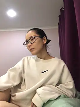 Snapshot of Milka23 chatting on December 2024 10:47:01 PM Milka23 online show from December 2024 10:47:01 PM