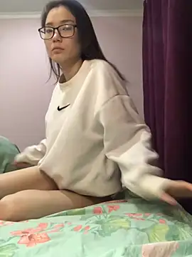 Snapshot of Milka23 chatting on December 2024 01:28:01 AM Milka23 online show from December 2024 01:28:01 AM