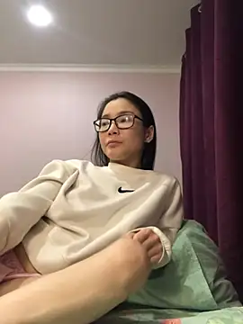 Snapshot of Milka23 chatting on December 2024 04:34:02 AM Milka23 online show from December 2024 04:34:02 AM