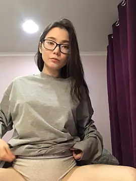 Snapshot of Milka23 chatting on December 2024 09:19:01 PM Milka23 online show from December 2024 09:19:01 PM