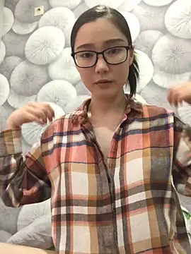 Snapshot of Milka23 chatting on February 2025 12:08:01 PM Milka23 online show from February 2025 12:08:01 PM