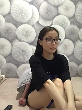 Snapshot of Milka23 chatting on March 2025 02:00:01 PM Milka23 online show from March 2025 02:00:01 PM