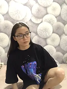 Snapshot of Milka23 chatting on March 2025 05:04:01 PM Milka23 online show from March 2025 05:04:01 PM