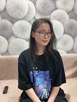 Snapshot of Milka23 chatting on March 2025 08:00:02 PM Milka23 online show from March 2025 08:00:02 PM