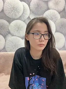 Snapshot of Milka23 chatting on March 2025 11:05:02 PM Milka23 online show from March 2025 11:05:02 PM