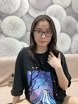 Snapshot of Milka23 chatting on March 2025 10:13:02 PM Milka23 online show from March 2025 10:13:02 PM