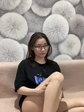 Snapshot of Milka23 chatting on March 2025 04:27:02 AM Milka23 online show from March 2025 04:27:02 AM