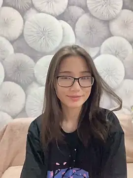 Snapshot of Milka23 chatting on March 2025 07:39:01 PM Milka23 online show from March 2025 07:39:01 PM