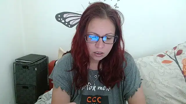 Snapshot of LadyHellene chatting on May 2026 04:39:02 AM LadyHellene online show from May 2026 04:39:02 AM