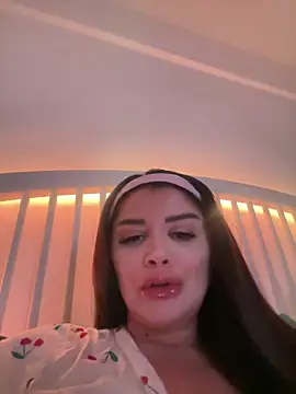 Amberseyes online show from April 2026 05:10:01 PM