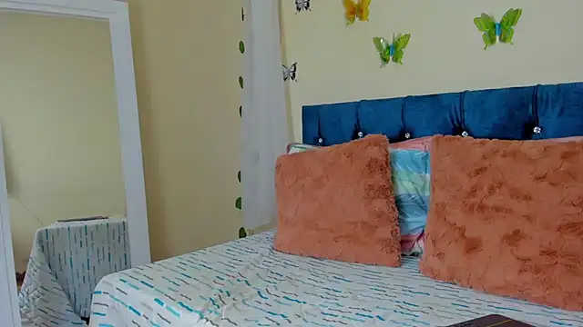 cristalwalker   online show from February 2025 12:44:01 PM