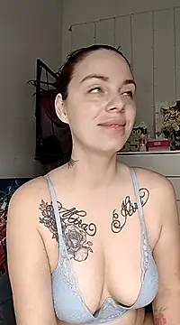 Snapshot of Lola_Hale chatting on March 2025 06:01:01 PM Lola Hale online show from March 2025 06:01:01 PM