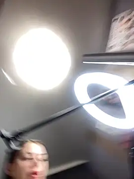 Lola Hale online show from February 2026 06:15:02 PM