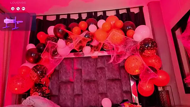 Mia Oxford online show from October 2025 01:08:02 AM