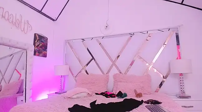 naughty  sara online show from January 2025 03:03:01 PM