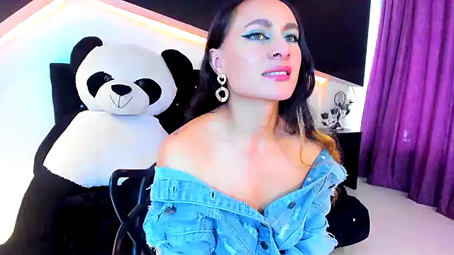 Coral Gibson online show from February 2025 06:51:01 PM