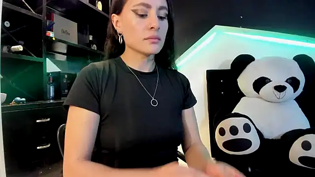 Coral Gibson online show from February 2025 03:38:01 PM