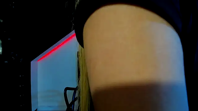 Coral Gibson online show from March 2025 01:03:01 PM