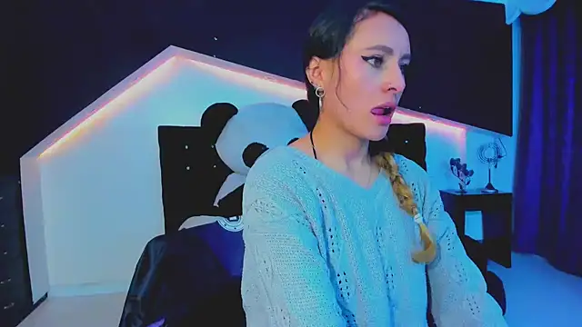 Coral Gibson online show from March 2025 09:38:02 AM