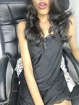 Snapshot of glam_goddess chatting on December 2024 05:05:02 AM glam goddess online show from December 2024 05:05:02 AM