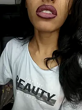 Snapshot of glam_goddess chatting on January 2025 02:04:01 AM glam goddess online show from January 2025 02:04:01 AM