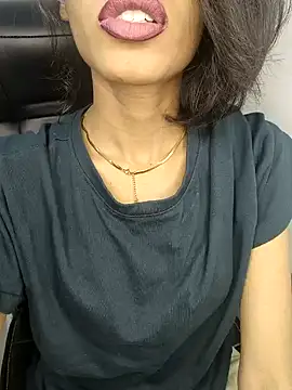 Snapshot of glam_goddess chatting on January 2025 04:15:01 AM glam goddess online show from January 2025 04:15:01 AM