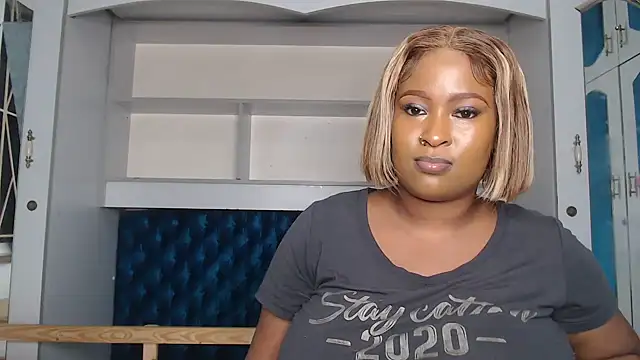 Snapshot of Zeeyonce696 chatting on January 2025 06:27:01 PM Zeeyonce696 online show from January 2025 06:27:01 PM