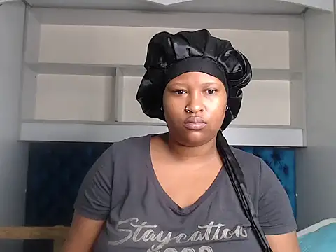 Snapshot of Zeeyonce696 chatting on January 2025 06:35:02 AM Zeeyonce696 online show from January 2025 06:35:02 AM