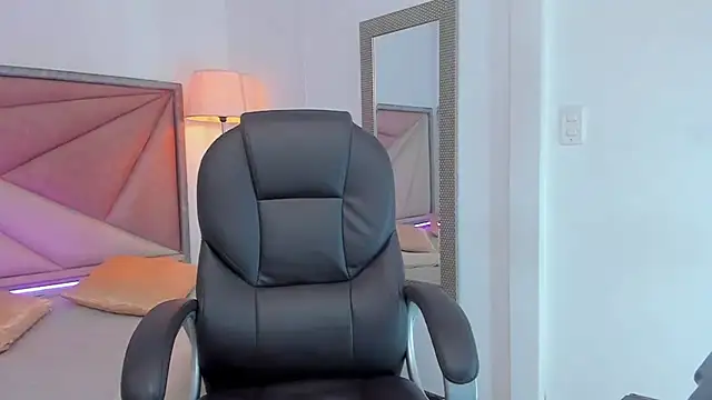 GiaFu online show from February 2025 12:01:02 PM