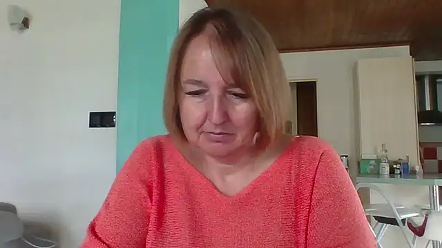 Snapshot of Sandcoq chatting on April 2026 09:25:01 AM Sandcoq online show from April 2026 09:25:01 AM