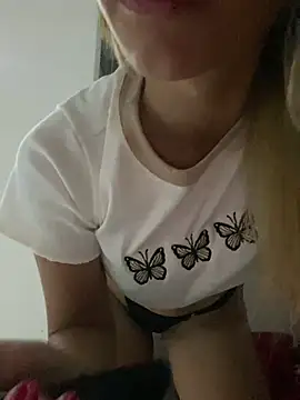 Carolinen online show from January 2025 11:45:02 PM