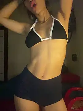 Carolinen online show from September 2025 08:09:02 PM