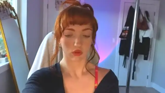 foxxyyyred online show from February 2026 12:17:02 AM