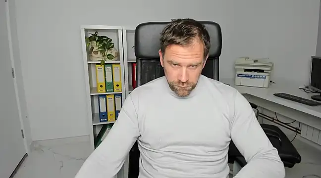 Snapshot of John-E-Dough chatting on December 2024 04:57:01 AM John-E-Dough online show from December 2024 04:57:01 AM