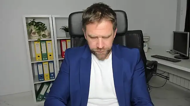 Snapshot of John-E-Dough chatting on December 2024 05:16:02 AM John-E-Dough online show from December 2024 05:16:02 AM