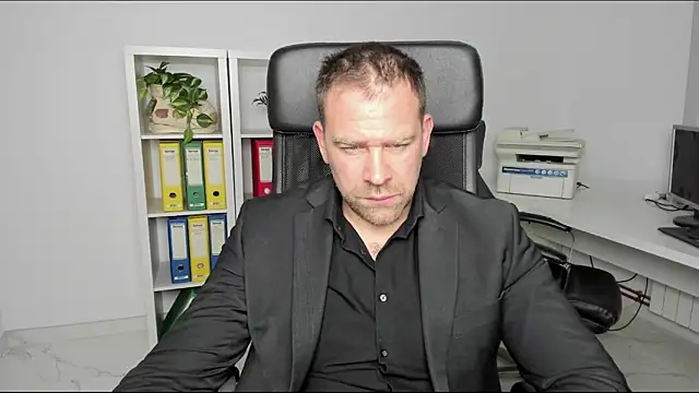 Snapshot of John-E-Dough chatting on December 2024 05:37:01 AM John-E-Dough online show from December 2024 05:37:01 AM