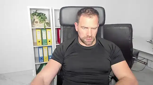 Snapshot of John-E-Dough chatting on January 2025 05:41:01 AM John-E-Dough online show from January 2025 05:41:01 AM