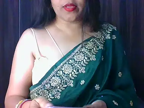 Snapshot of santurmom chatting on April 2026 06:13:02 PM santurmom online show from April 2026 06:13:02 PM