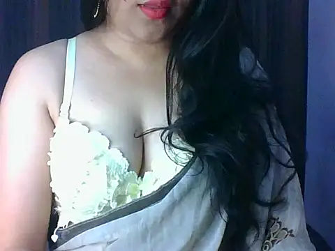 Snapshot of santurmom chatting on April 2026 06:14:02 PM santurmom online show from April 2026 06:14:02 PM