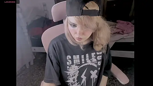 Snapshot of madokapruriens chatting on September 2025 08:26:01 AM madokapruriens online show from September 2025 08:26:01 AM