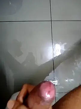 Snapshot of naughtiestdaddy chatting on December 2024 05:02:01 AM naughtiestdaddy online show from December 2024 05:02:01 AM