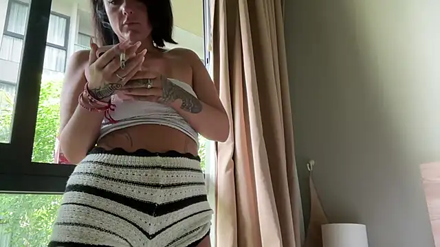 Snapshot of Leylah_Linda chatting on April 2026 07:31:01 AM Leylah Linda online show from April 2026 07:31:01 AM